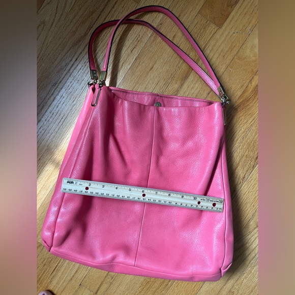 Coach shoulder tote - Picture 6 of 10